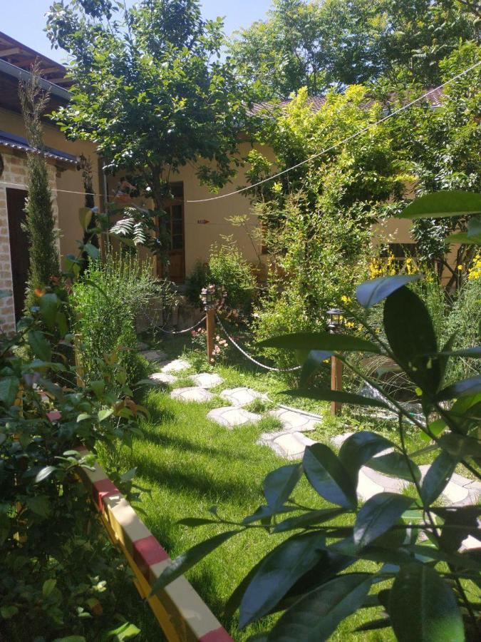 Sim Sim Hostel & Guest House Near The Church Samarkand Eksteriør billede