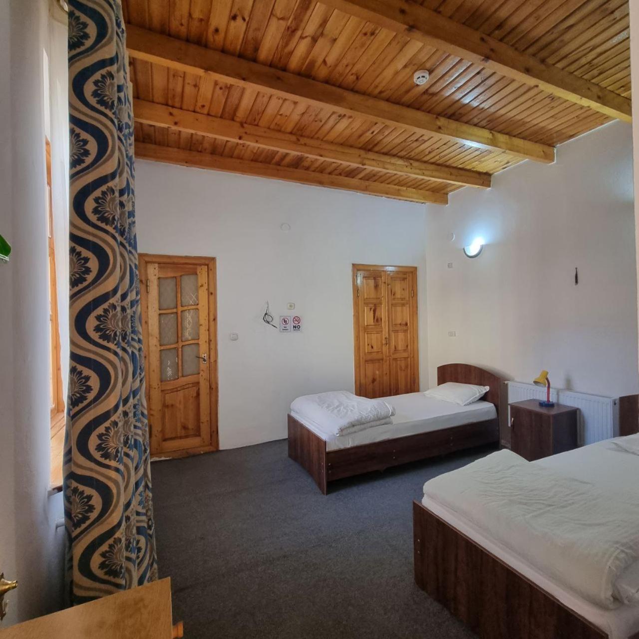 Sim Sim Hostel & Guest House Near The Church Samarkand Eksteriør billede
